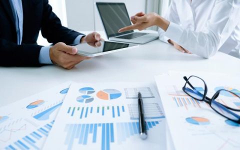 什么是最適合工程企業(yè)的項目管理軟件？它應該具備哪些核心優(yōu)勢？
